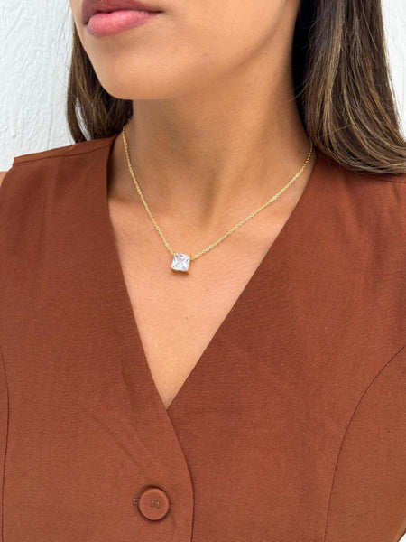 Foto de Colar Ponto de Luz Quadrado em Ouro 18k, vista frontal, Sapphire Joias