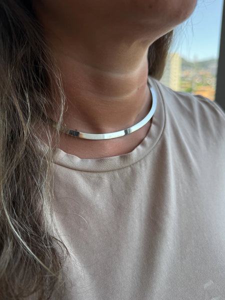 Foto de Choker Aro Anatômico | Ródio em Ródio Branco, vista frontal, Sapphire Joias